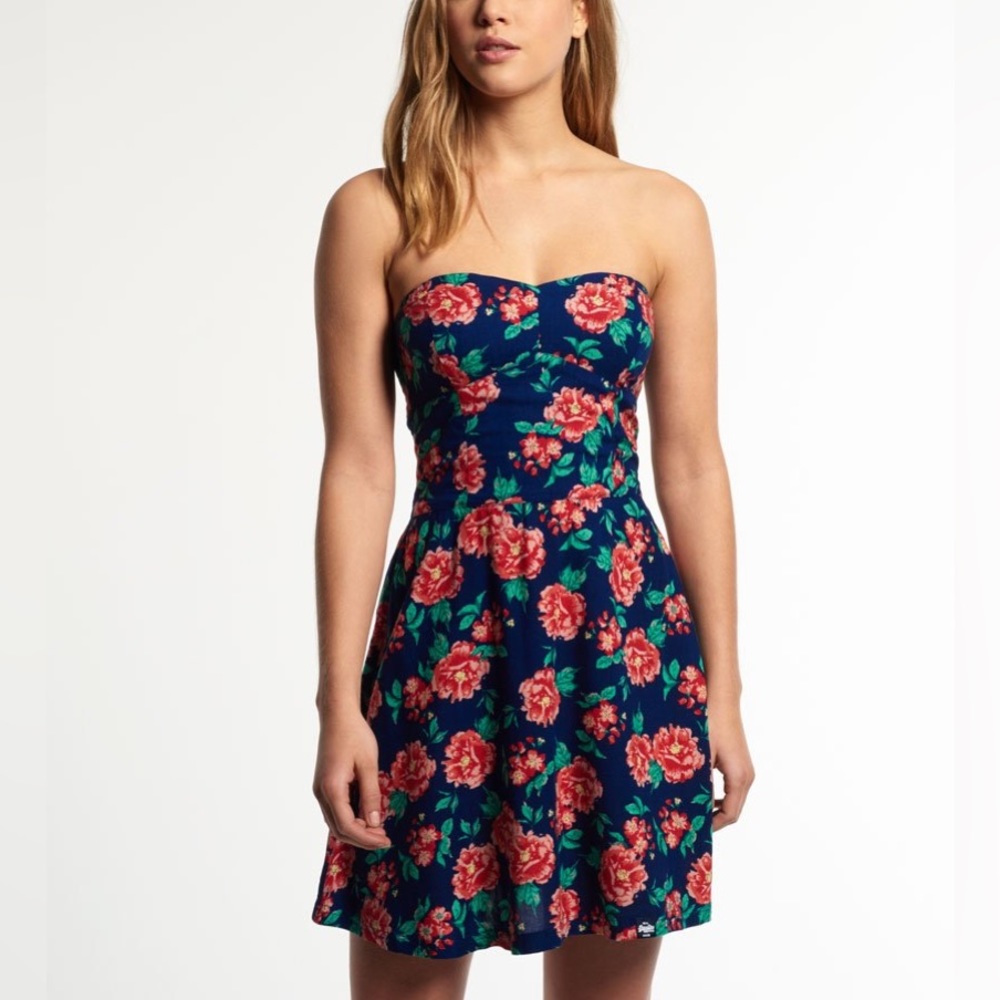 Superdry 90s fit dress size small
